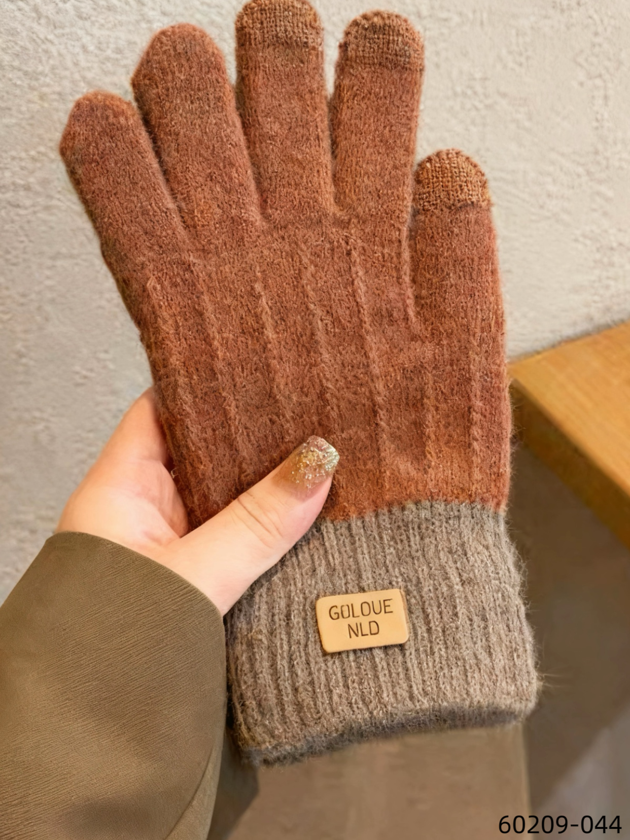 Full-finger jacquard yarn, glove finger length 21cm, palm width 12cm, imitation alpaca knitted fabric