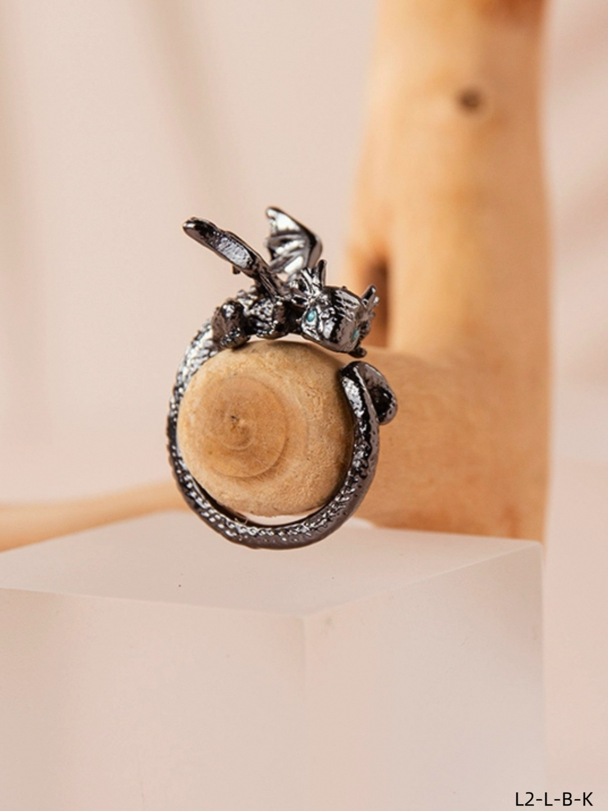 L2-L-B-K Cigarette Ring Holder