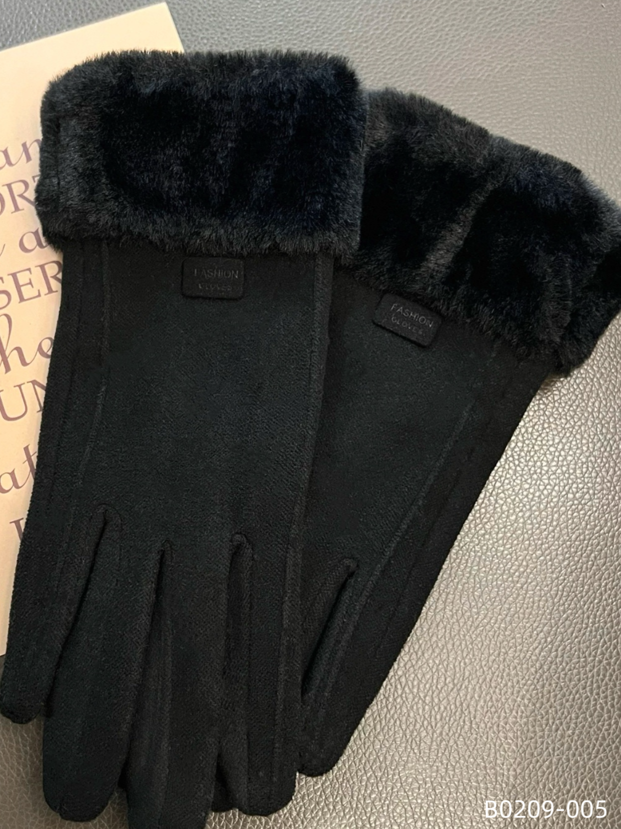 B0209-005 Warm Gloves